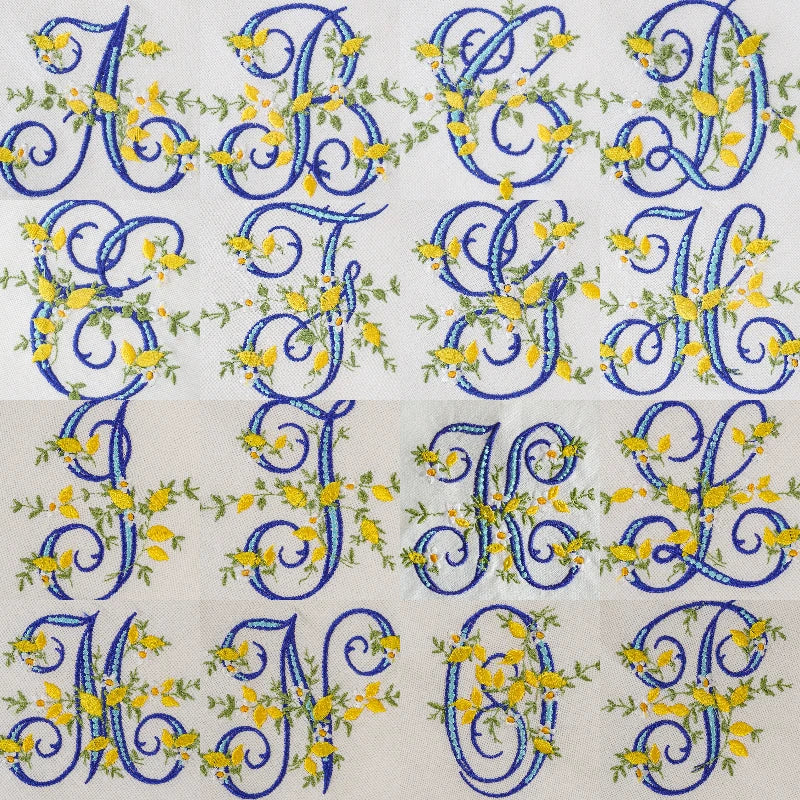 serviette table lin blanc broderie fleurs bleues jaunes décoration mariage