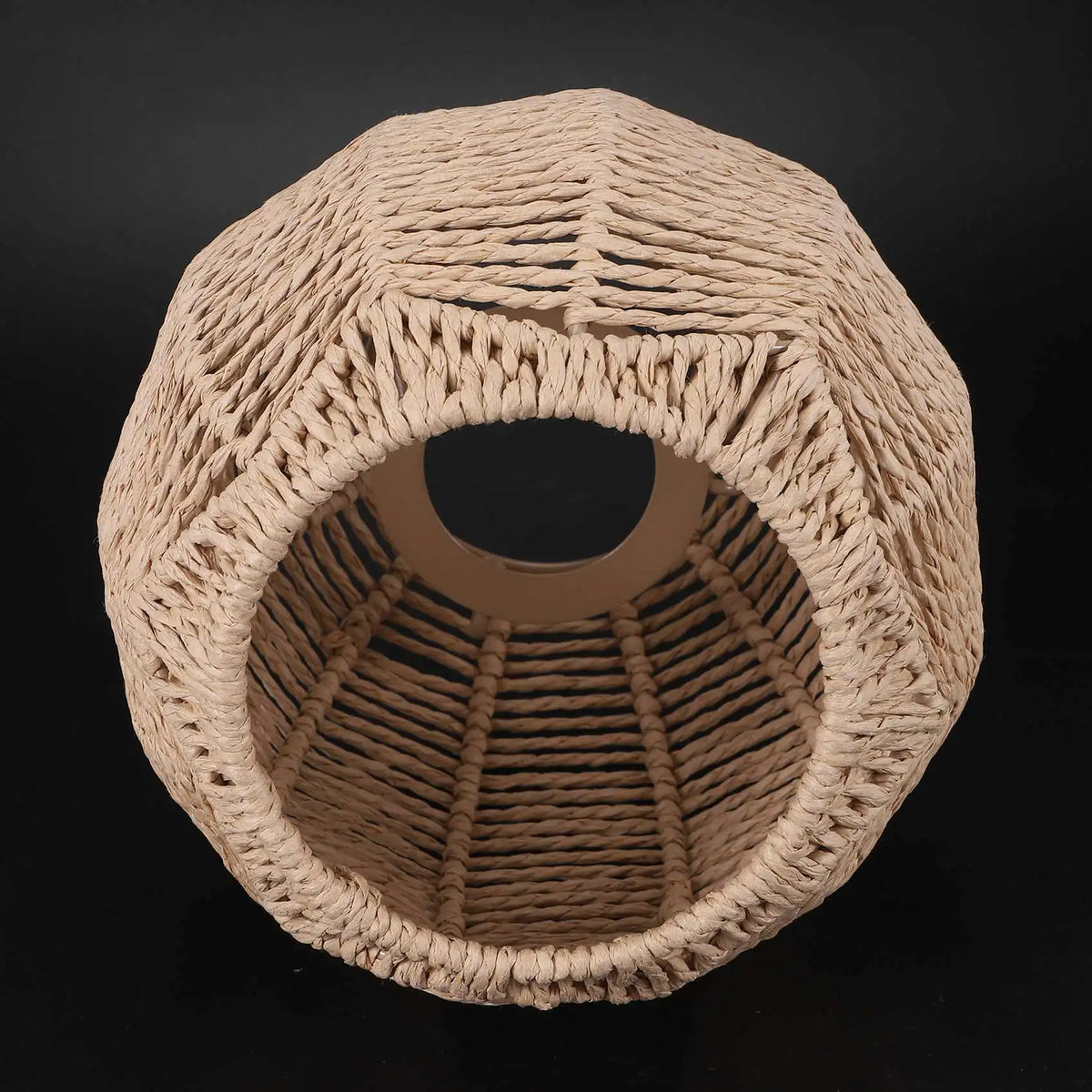 abat jour tissé rattan motif géométrique rustique opacité beige clair anneaux central lumière artisanal