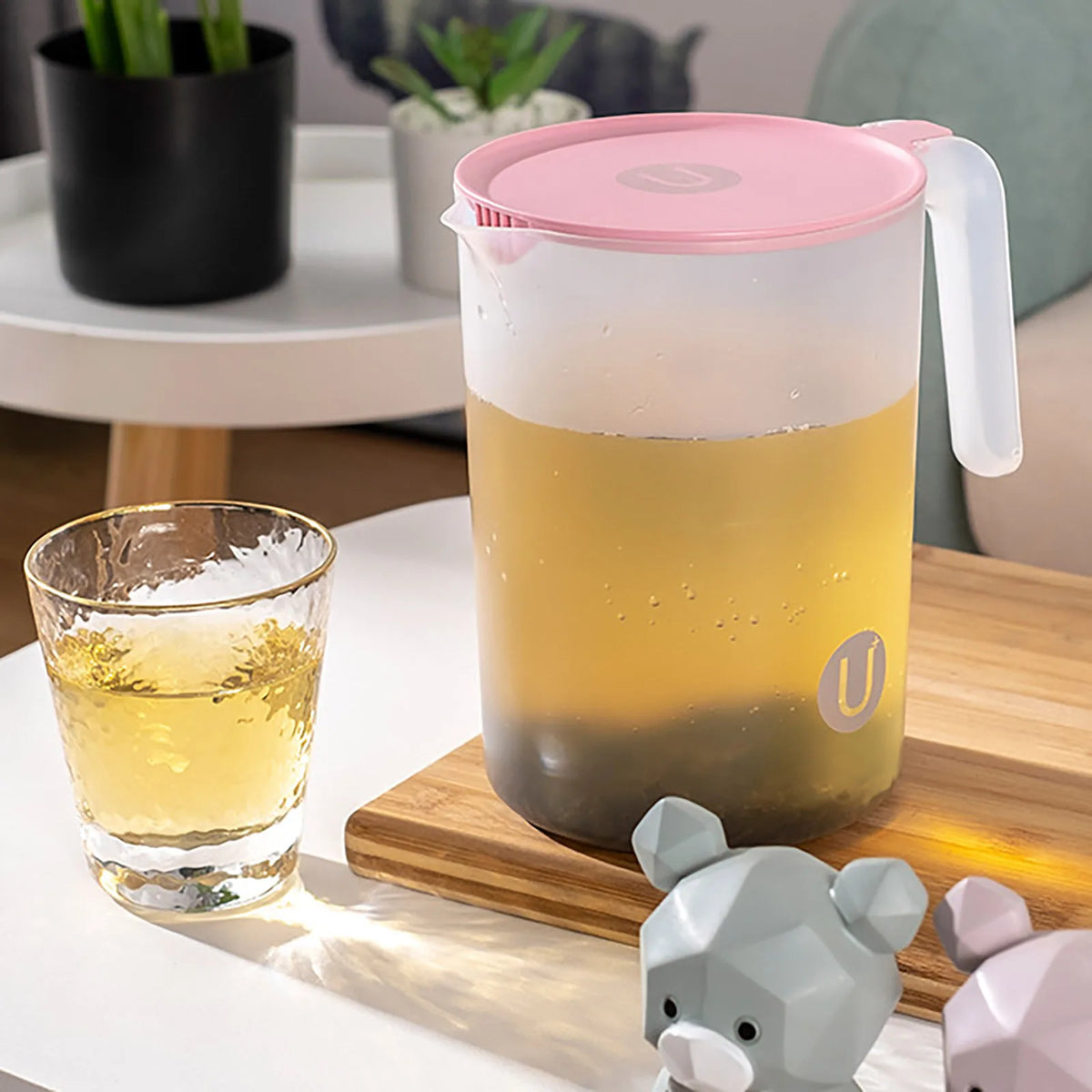 carafe eau plastique 2000ml 2500ml blanc bleu rose verte moderne minimaliste poignée couvercle logo