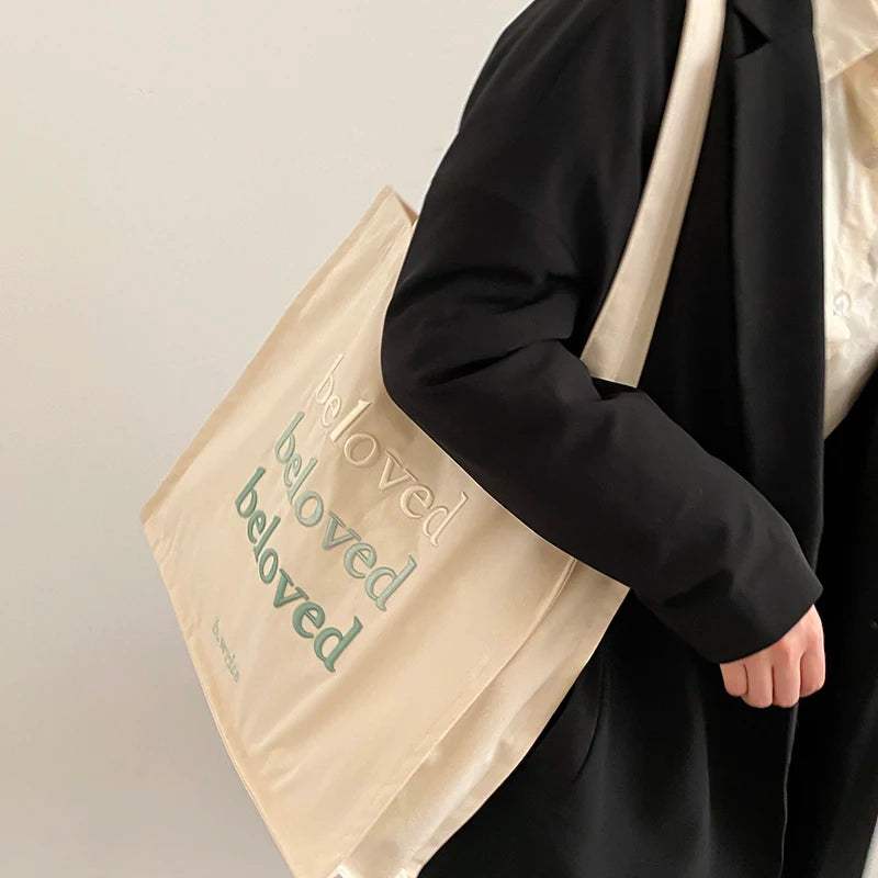 sac main toile brodée beloved lettres décontracté poignées détachables couleur beige marron bleu clair