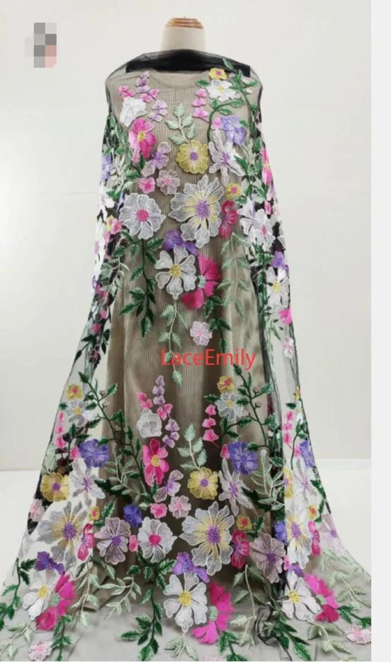 tissu dentelle brodée fleurs feuilles verte transparent rose vert beige violet