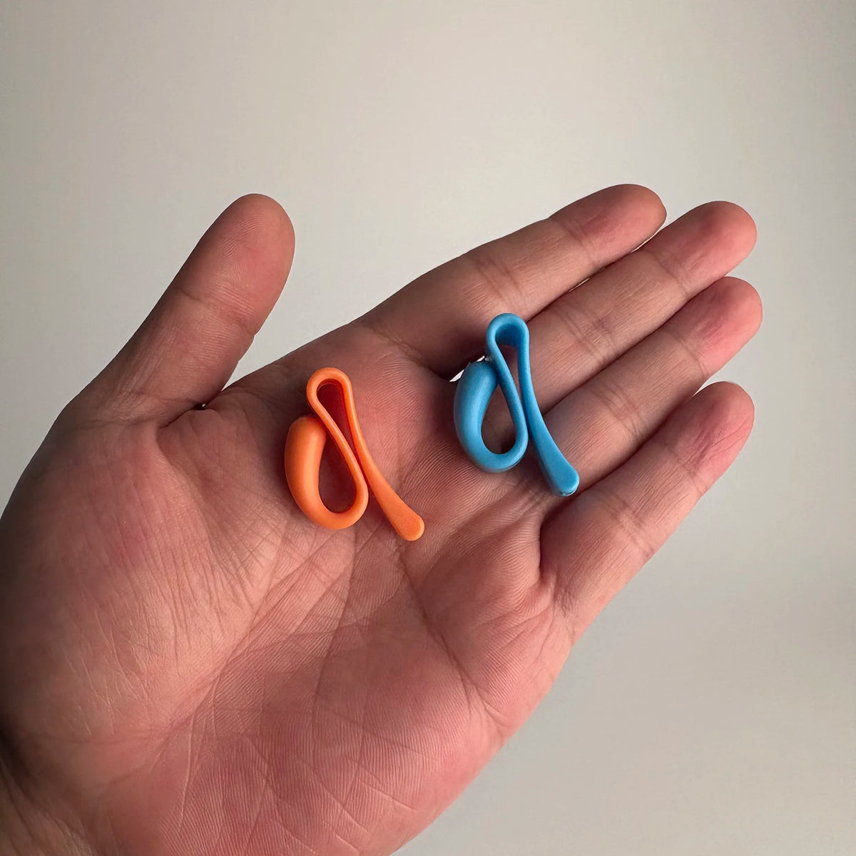 organiseurs clés plastique clip utilitaires vert orange bleu blanc vendu lot