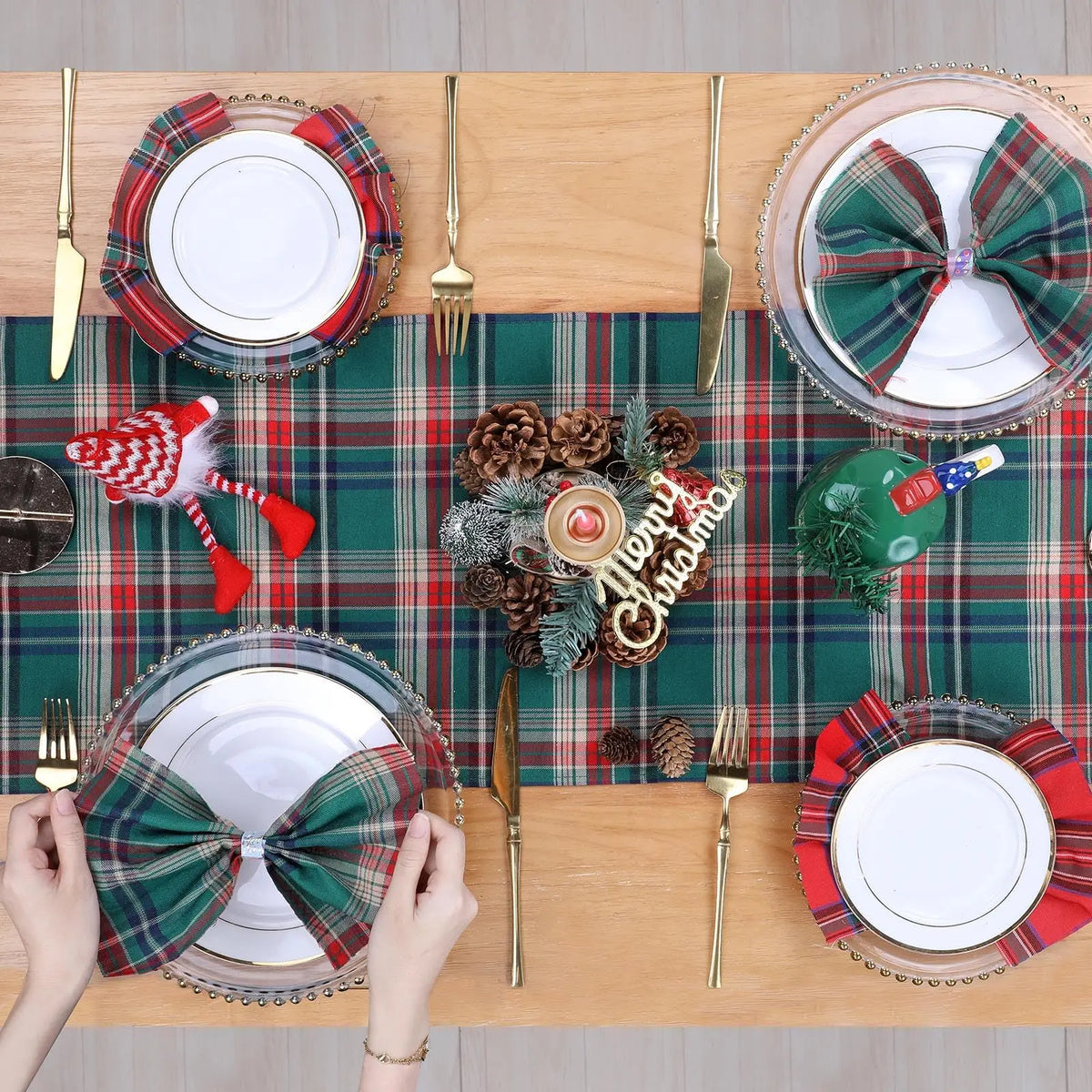 table cheminement carreaux écossais vert rouge blanc hiver noël classique polyester coton