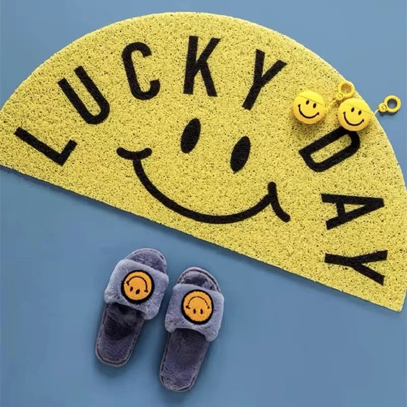 tapis moderne jaune violet gris imprimé smiley lucky day feet salon entrée imperméable