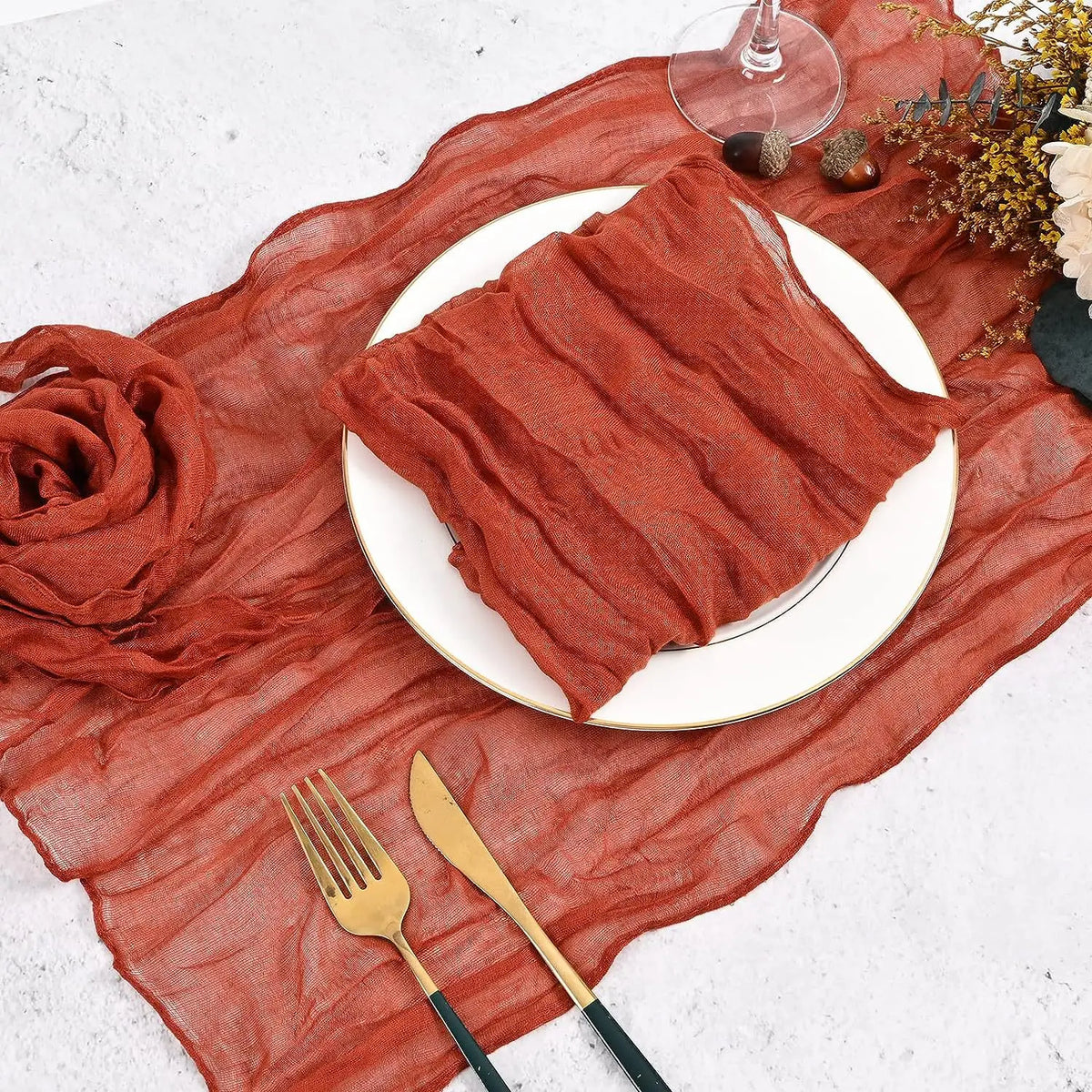 serviette table rose pâle serviette rouge serviette marron clair serviette bordeaux serviette jaune texture
