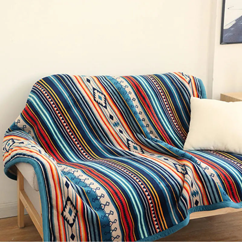 Jeté de lit Boho en molleton épais sur un lit blanc