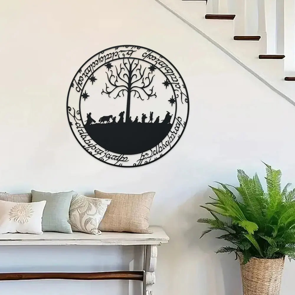 Panneau Hobbit en métal noir accroché sur un mur de bureau