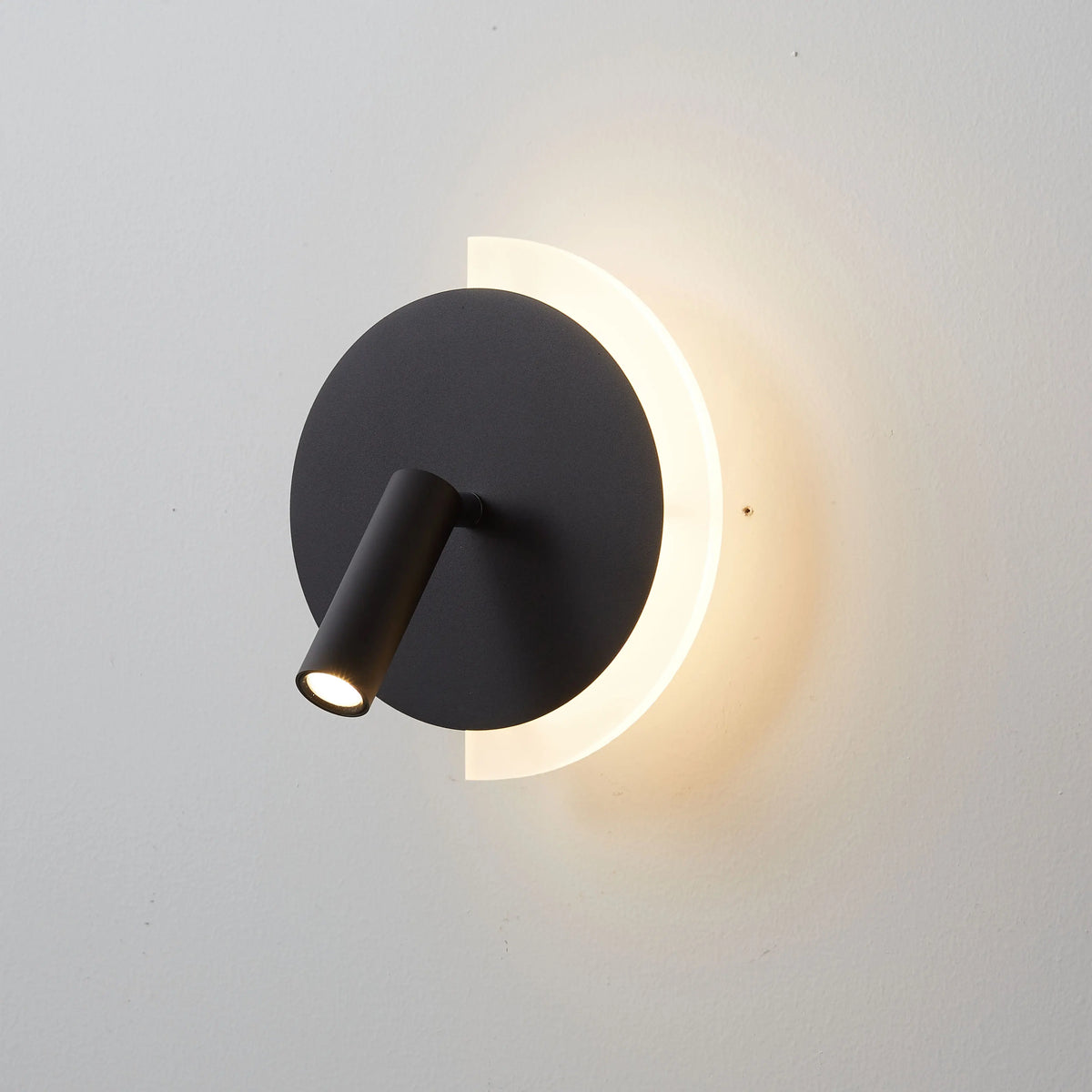 lampes murales modernes fixées mur rouge orangé vert noir blanc led