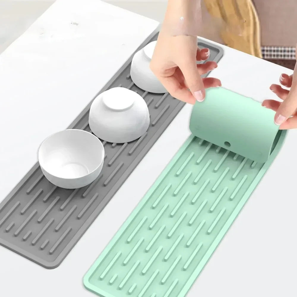 tapis vaisselle silicone anti dérapant moderne vert clair gris rayures horizontales durable clips