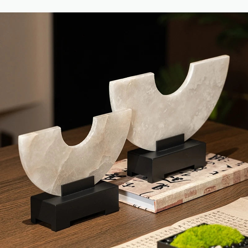 sculpture moderne marbre imitation blanc beige minimaliste support noir