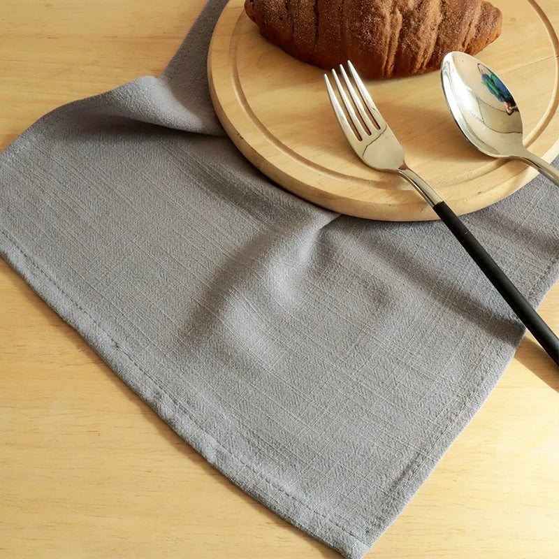 serviettes table lin rose vert blanc jaune beige rustique minimaliste texture froissée aspect naturel