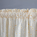 rideau fleuri vintage coton semi transparent pompons beige clair décoration romantique