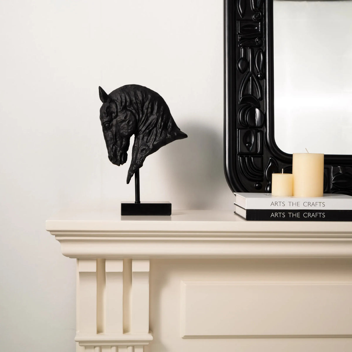 sculpture cheval noir texturée moderne décoration intérieure socle métal occasionnel événementiel festive