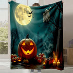 Une nuit d'Halloween sombre et mystérieuse avec des citrouilles illuminées, des fantômes, une pleine lune et un ciel étoilé.