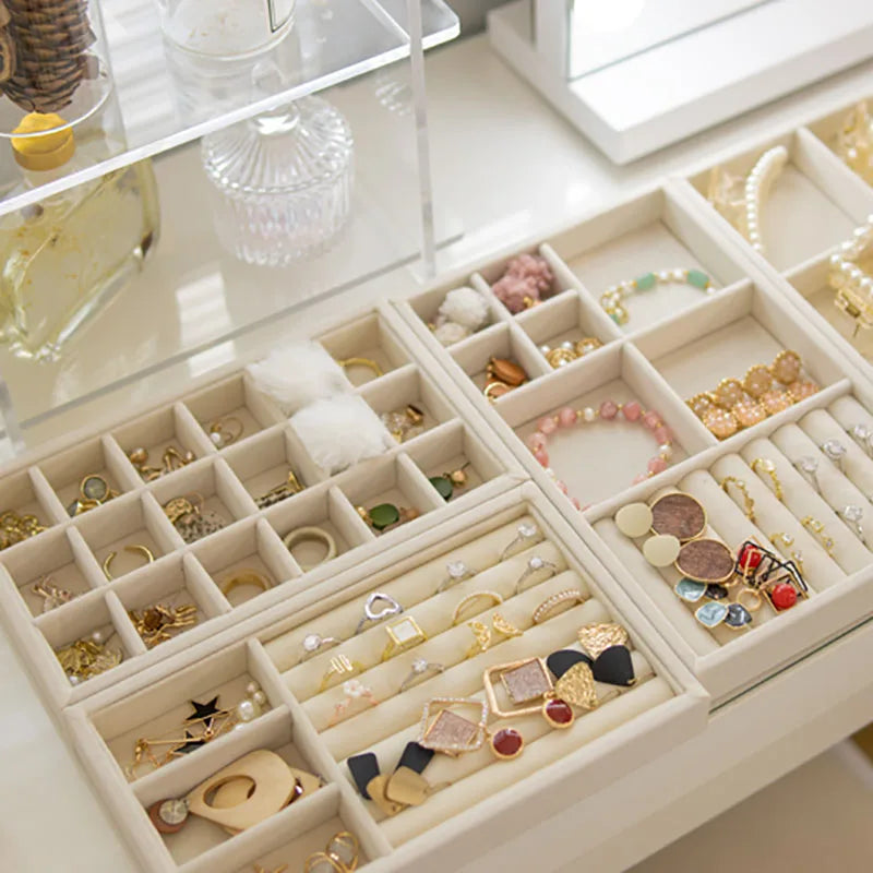 boîtes bijoux velours beige moderne rangement bagues colliers bracelets boucles d'oreilles pendentifs accessoires réutilisables