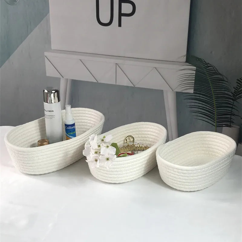 paniers rangement tressés rotin blanc beige gris clair réutilisables respectueux environnement moderne rustique multifonctionnels