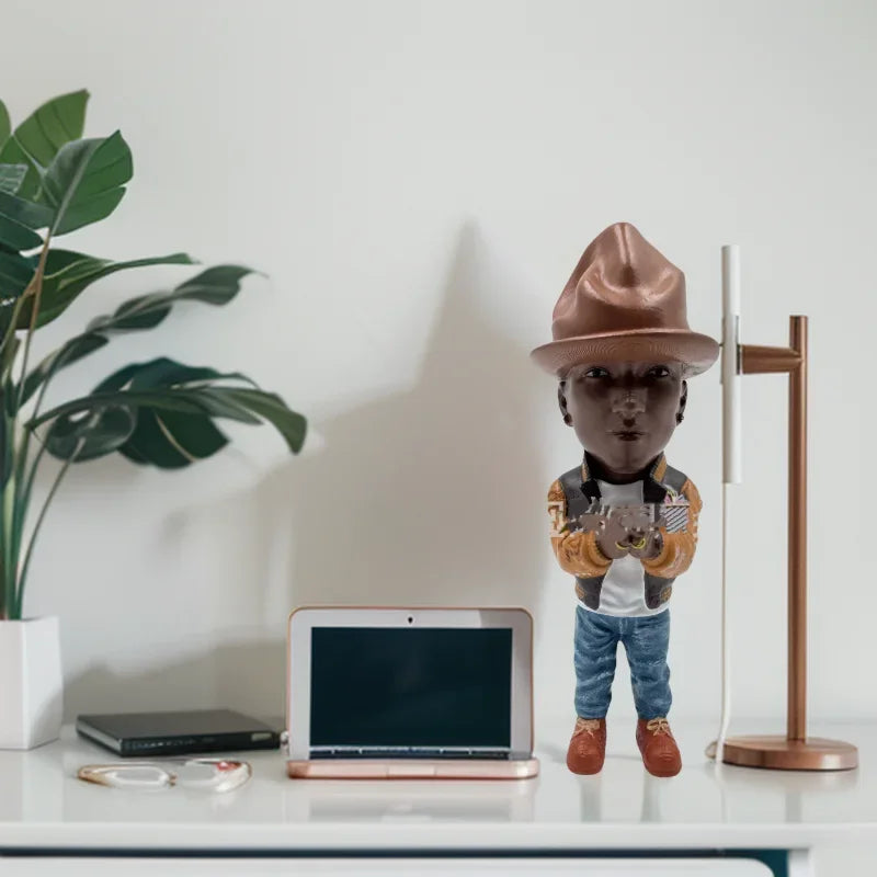 figurine humaine bobblehead chapeau marron patchwork billionnaire boys club streetwear décoration intérieure ornement