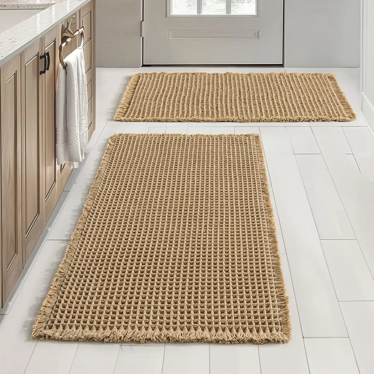 tapis bain moderne beige clair maille fine antidérapant absorbant eau sèche rapide bordure frisée