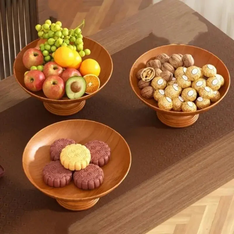 assiettes pied bois marron clair lisses opaques classique