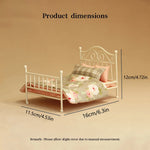 lit miniature fer blanc ensemble literie motifs floraux shabby chic canopée oreillers couette petite