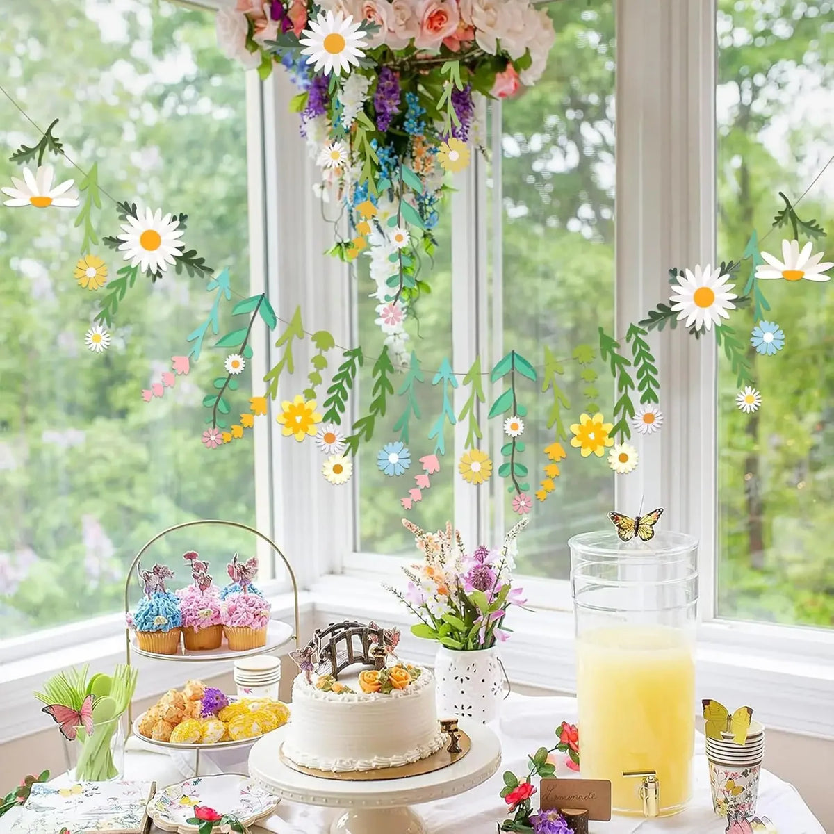 guirlande décorative florale couleurs vives camomille marguerite feuilles stylisées anniversaire enfant classe festive joyeuse