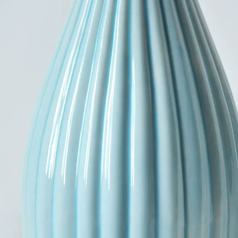 vase decoratif moderne rose bleu clair blanc strie minimaliste table fleurs artificielles