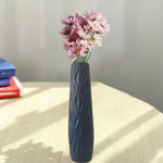 vase moderne blanc noir gris ondulations texturées fleurs dahlias décoration intérieure haute qualité