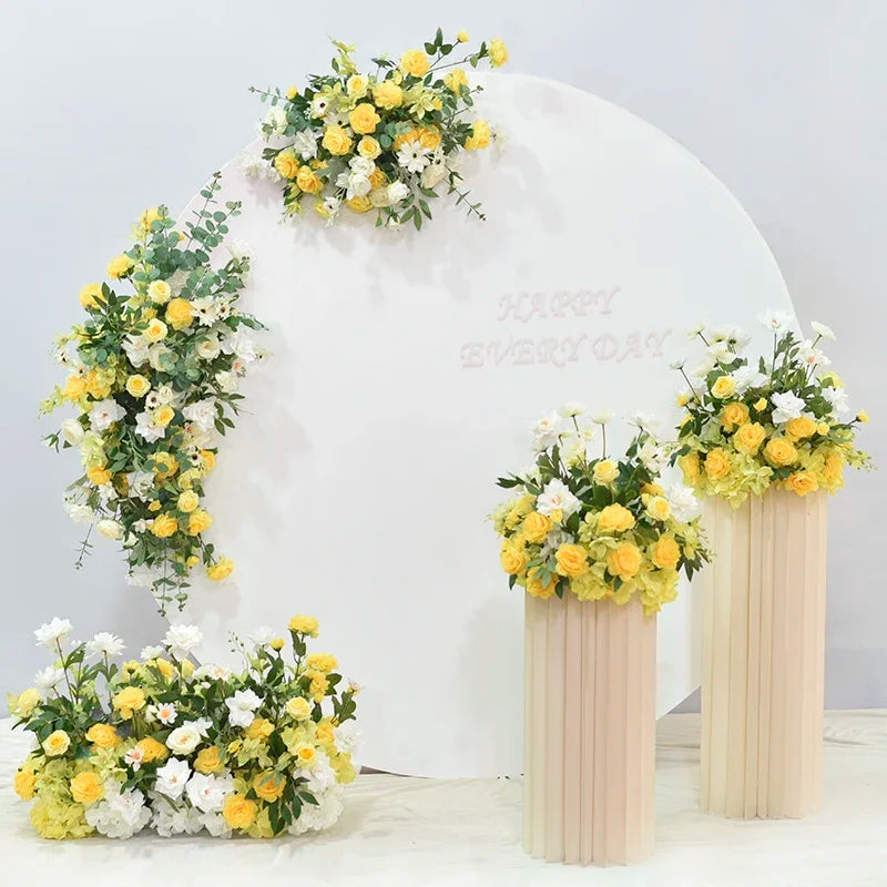 décoration florale artificielle mariage extérieur roses jaunes blanches hortensias verts
