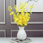 vase moderne fleurs artificielles couleur blanc rouge vert gris noir diagonales opaque