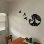 décoration murale moderne oiseaux volants arbre racines silhouette noireextérieur suspendu jardin patio