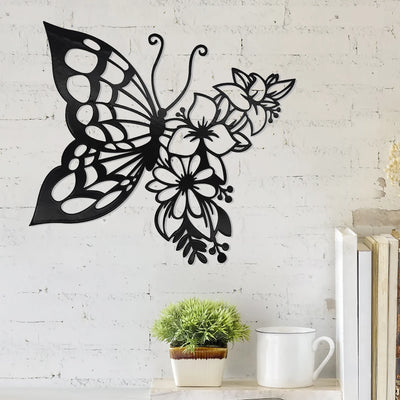 Décoration murale papillon métal gris clair sur mur blanc