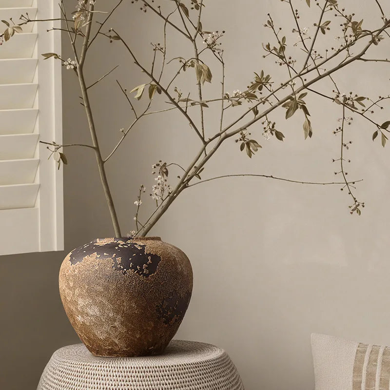 vase japonais ikebana branches séchées minimaliste rustique couleur beige marron
