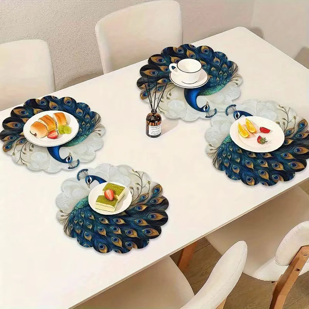 napperons élégants paon motifs plumes bleu vert or assiettes décoratives table moderne
