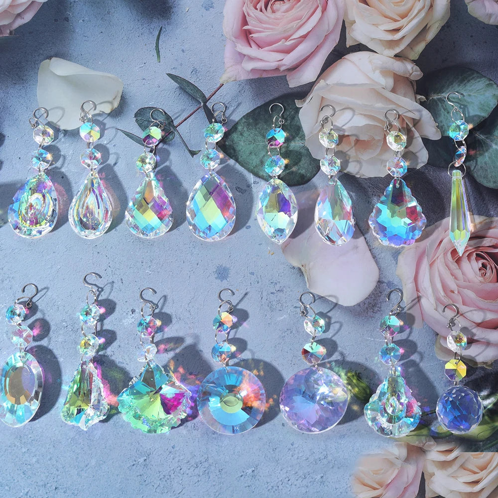pendentif décoratif verre transparent facetté forme goutte multicolore anneau métallique décoration