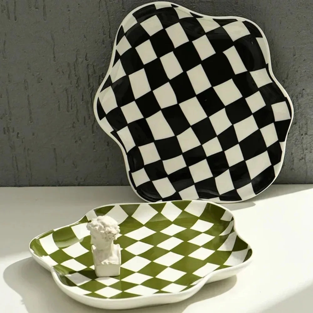 assiettes carreaux géométriques moderne noir blanc vert olive marron clair rangement bijoux décoratif