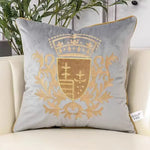 housse coussin brodée doré lys couronne élégante noir bleu marine décorative canapé sofa chambreôtel