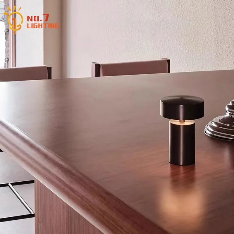 lampe table moderne rechargeable led bronze noir mat opaque sans fil