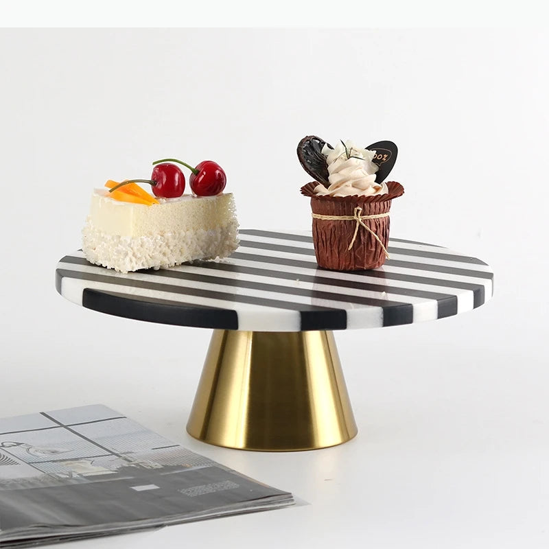 présentoir gâteau moderne rayures blanc noir doré fruits rouges dimension 30cm 12cm cheesecake cupcake