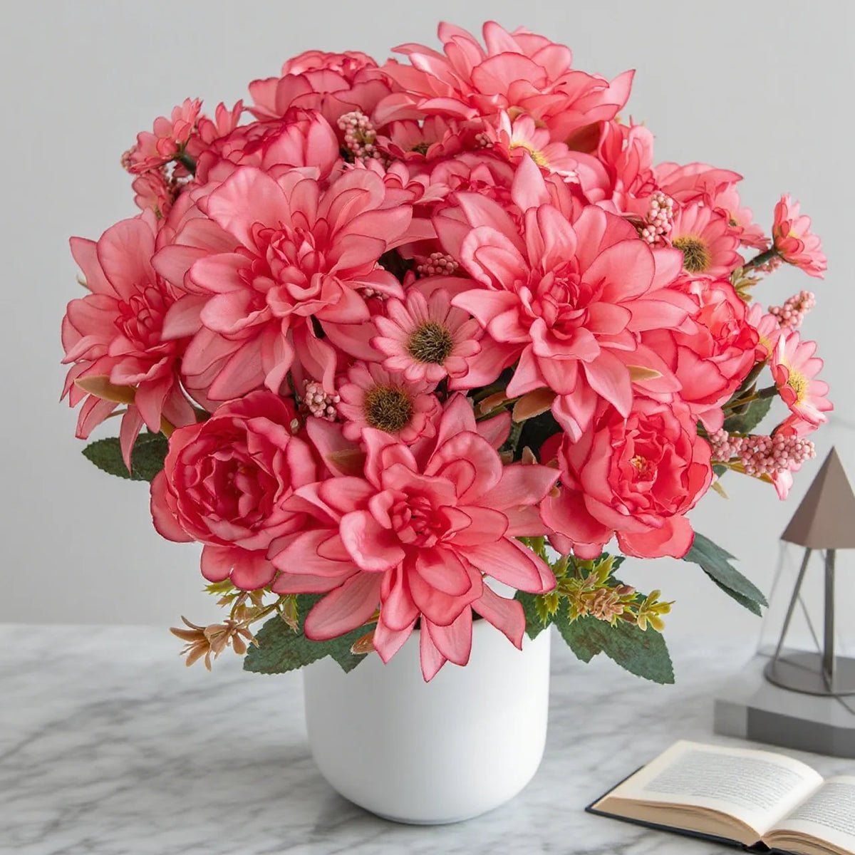bouquets fleurs artificielles rose turquoises intérieur mariage décoration maison vases différents vintage floral