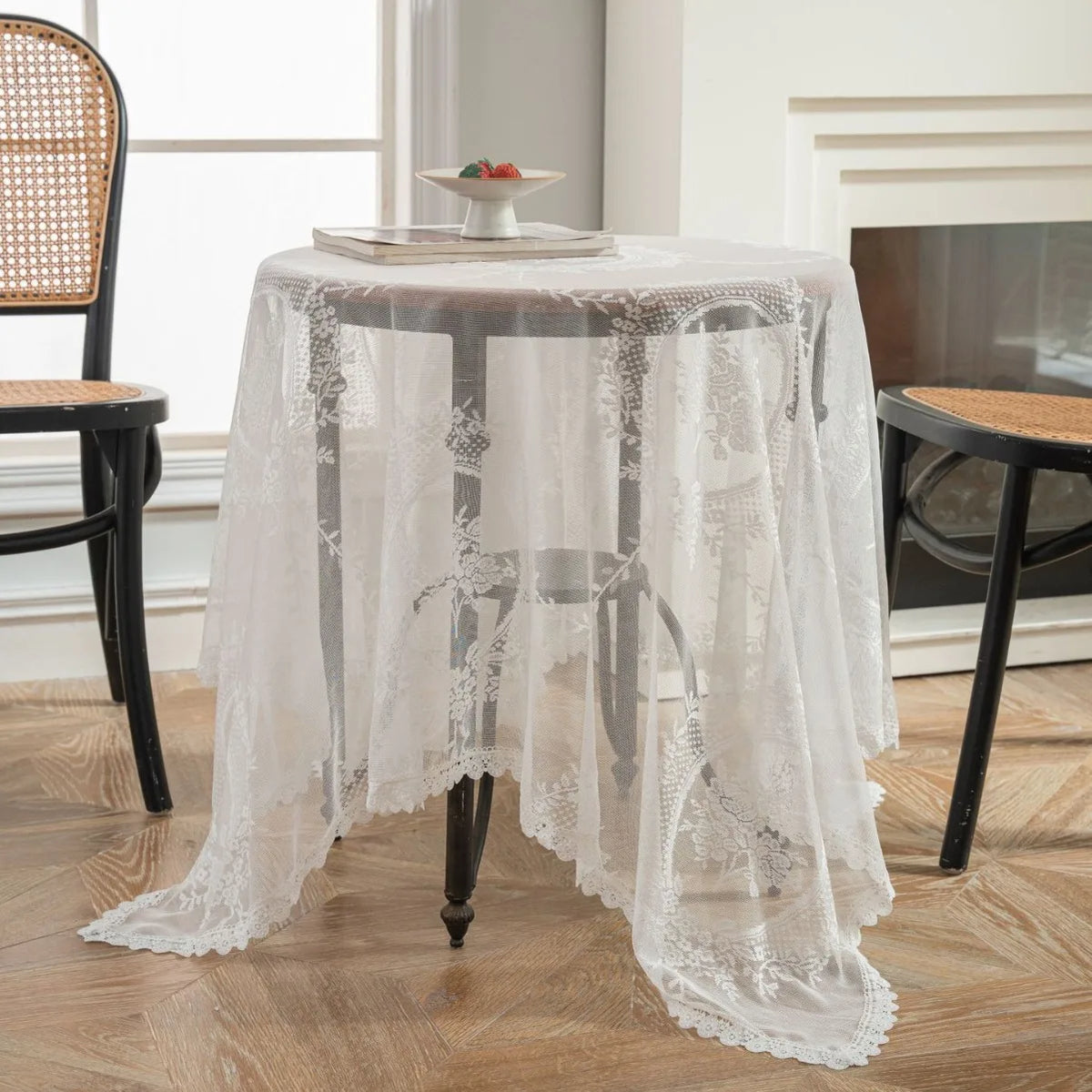 nappe table blanche broderie florale translucide vintage mariage fête restaurantextérieur