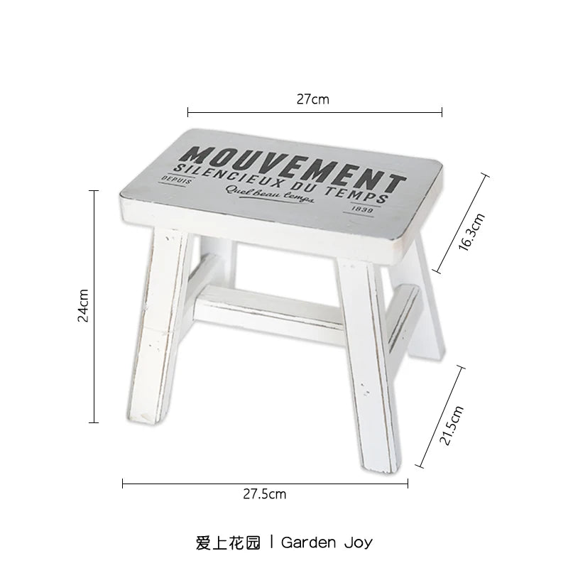 tabouret bois blanc vintage jardin décoration intérieure texte français distressed silencieux temps mouvement depuis