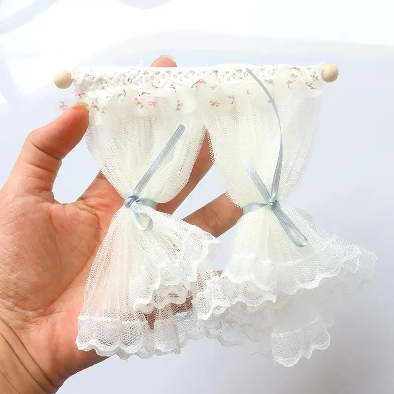 rideaux miniature dentelle maison poupée blanc crème bleu violet tulle romantique champêtre