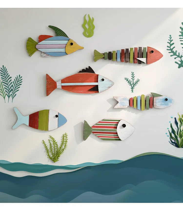 décoration murale poissons bois couleurs vives artisanal thème océan vintage