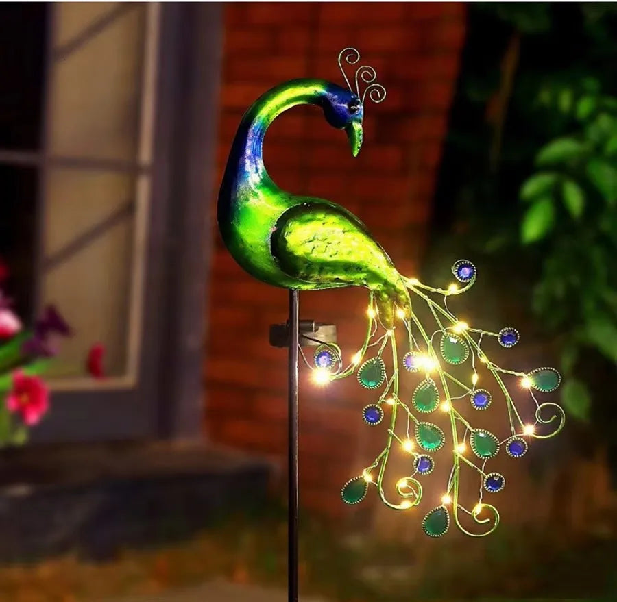 décoration extérieure oiseau peacock lumineux plumes semi précieuses moderne vert bleu doréextérieur jardin
