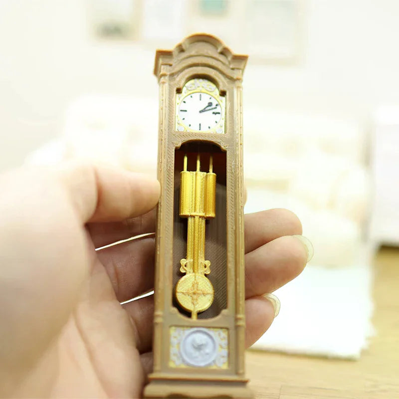 horloge pendule vintage dorée aiguilles motif sculpté décoration intérieure classique résine qualité supérieure