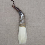 brosse peinture traditionnelle cordelette poils naturels marbrés noir blanc gris