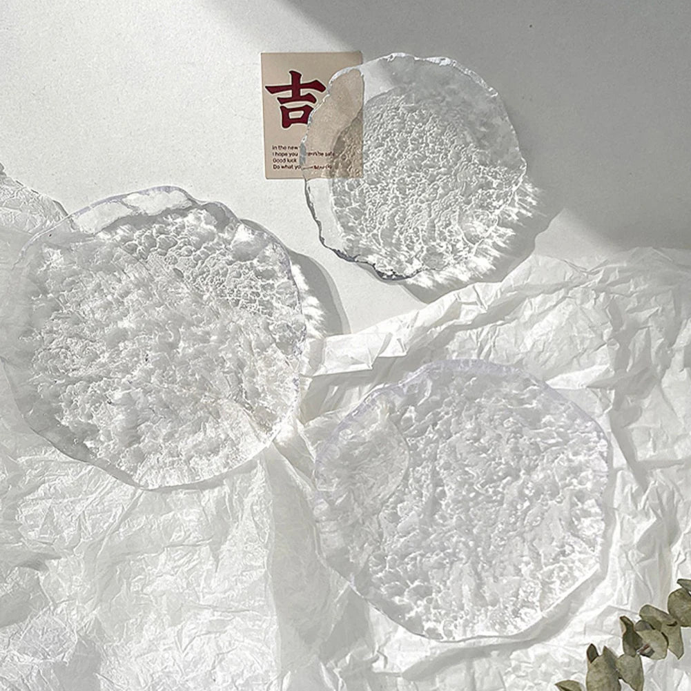 assiettes transparentes texturées moderne rangement bijoux dessert accessoire photo zen minimaliste
