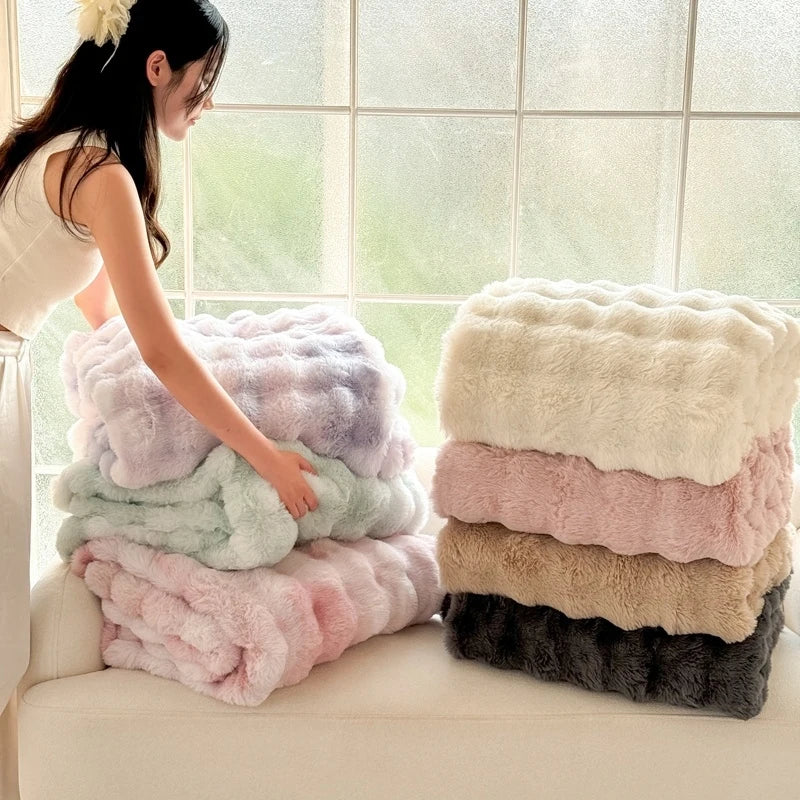 couverture matelassée légère peluche douce motif floral chambre fille décor moderne blanc rose gris
