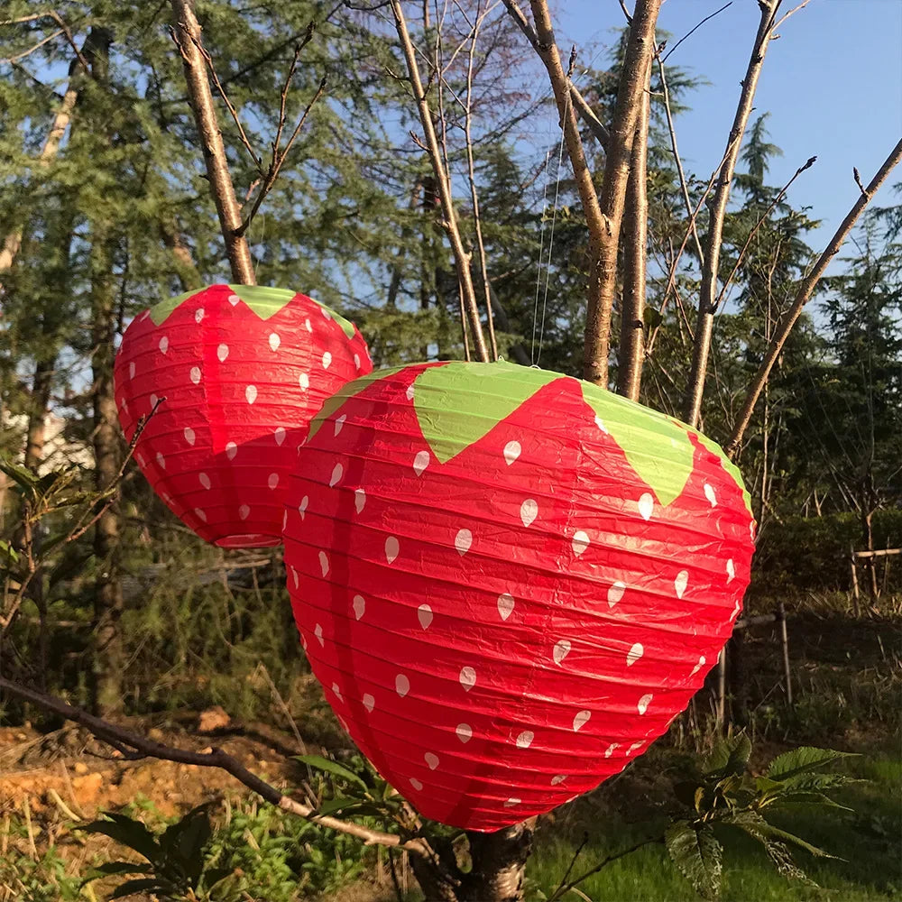 lanterne champignon fraise couleur rouge blanc jaune rose verte points feuilles enfant décoration fête