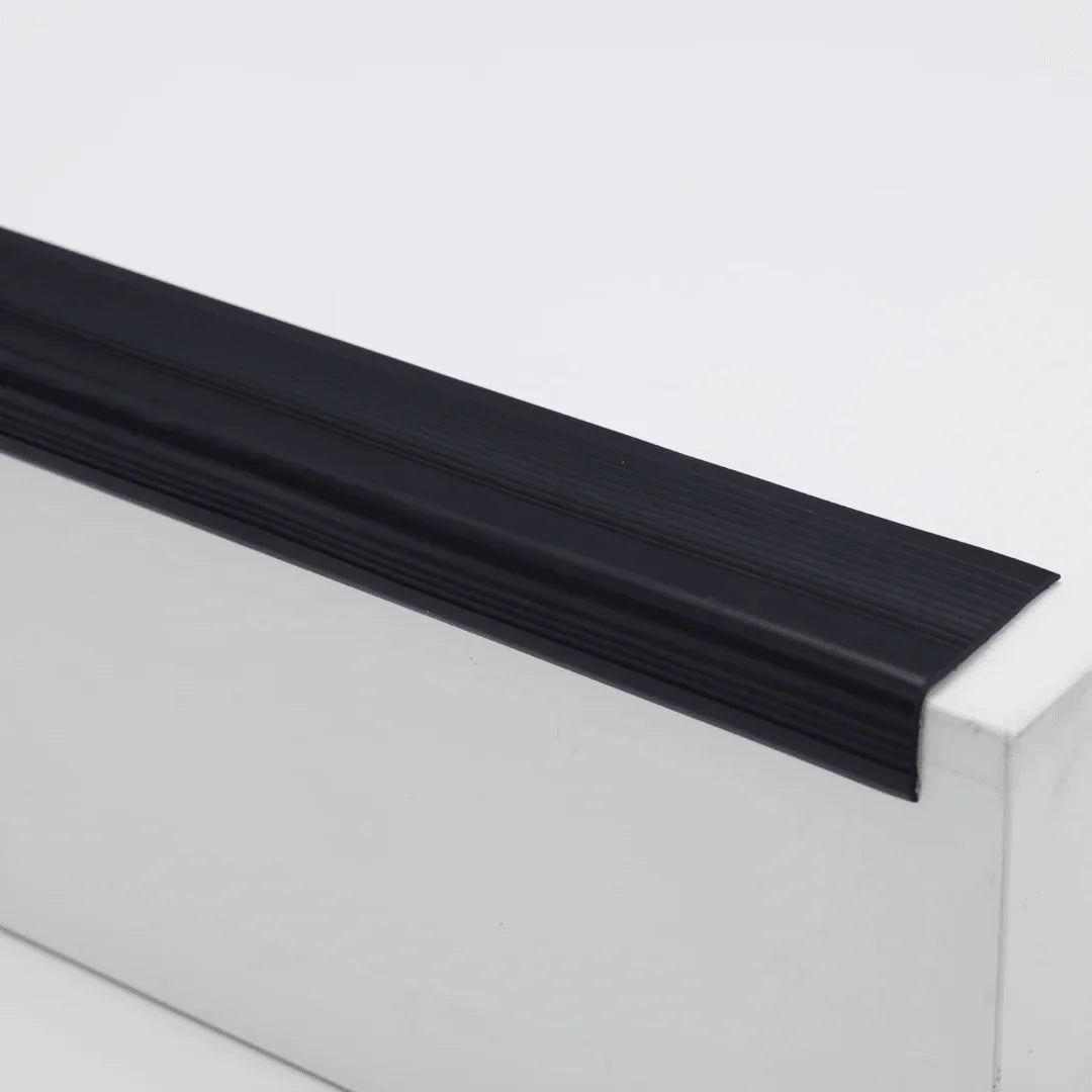 protections marches escalier pvc antidérapantes bandes adhésives texturées noir gris moderne minimaliste 78.74 pouces
